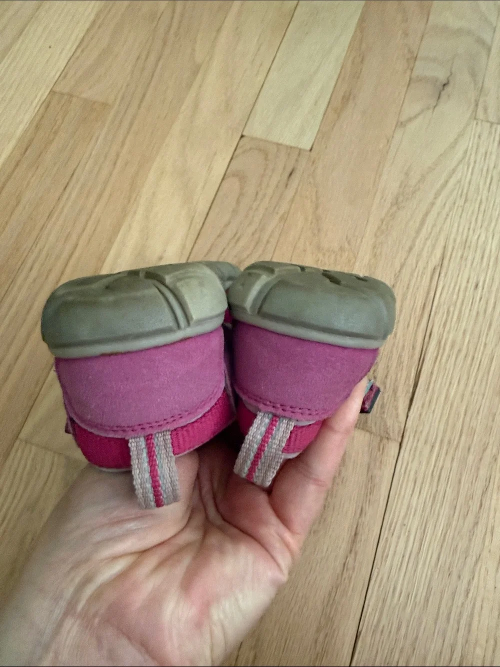 Keen Kids Pink Closed-Toe Waterproof Outdoor Water Shoes/sandals - Picture 6 of 9